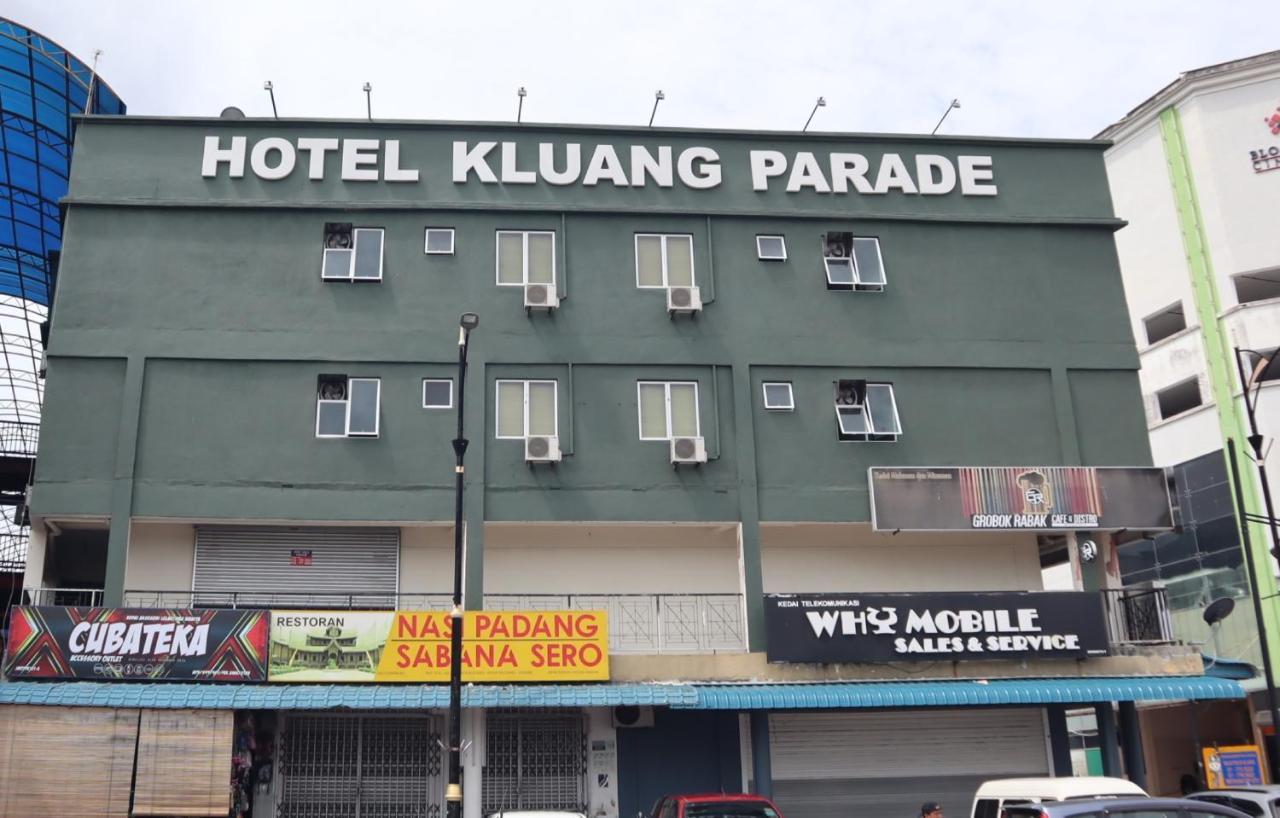 Room V At Kluang Parade Near Bus Stop Keluang Kültér fotó